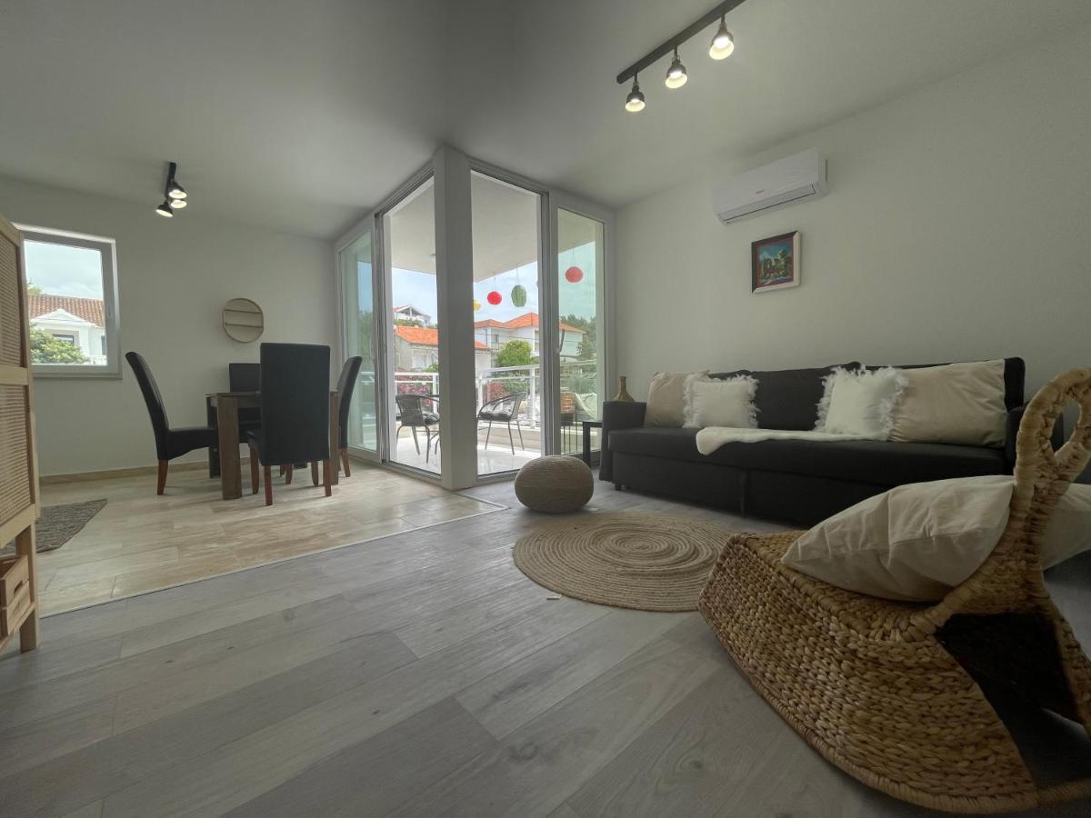 Vila Regina Apartment Paloma With Swimming Pool Jezera Exterior photo